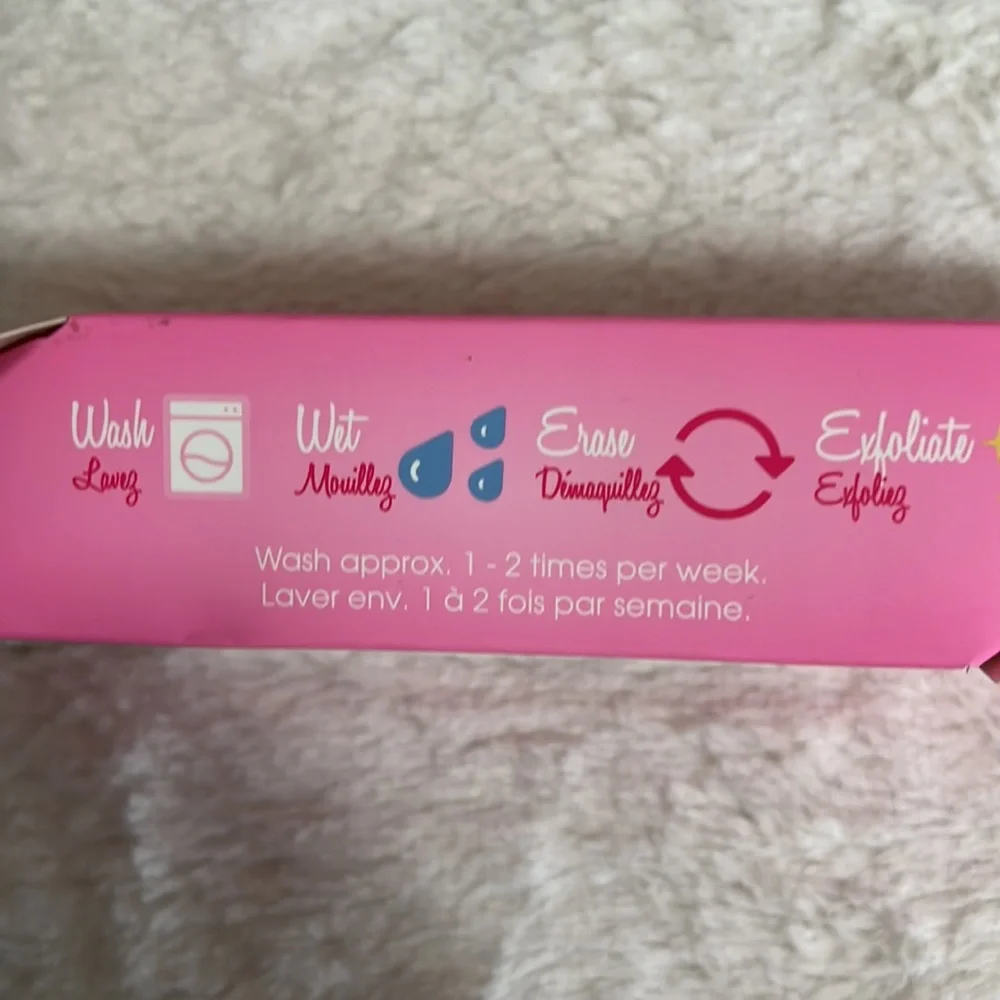 NIB Make up eraser